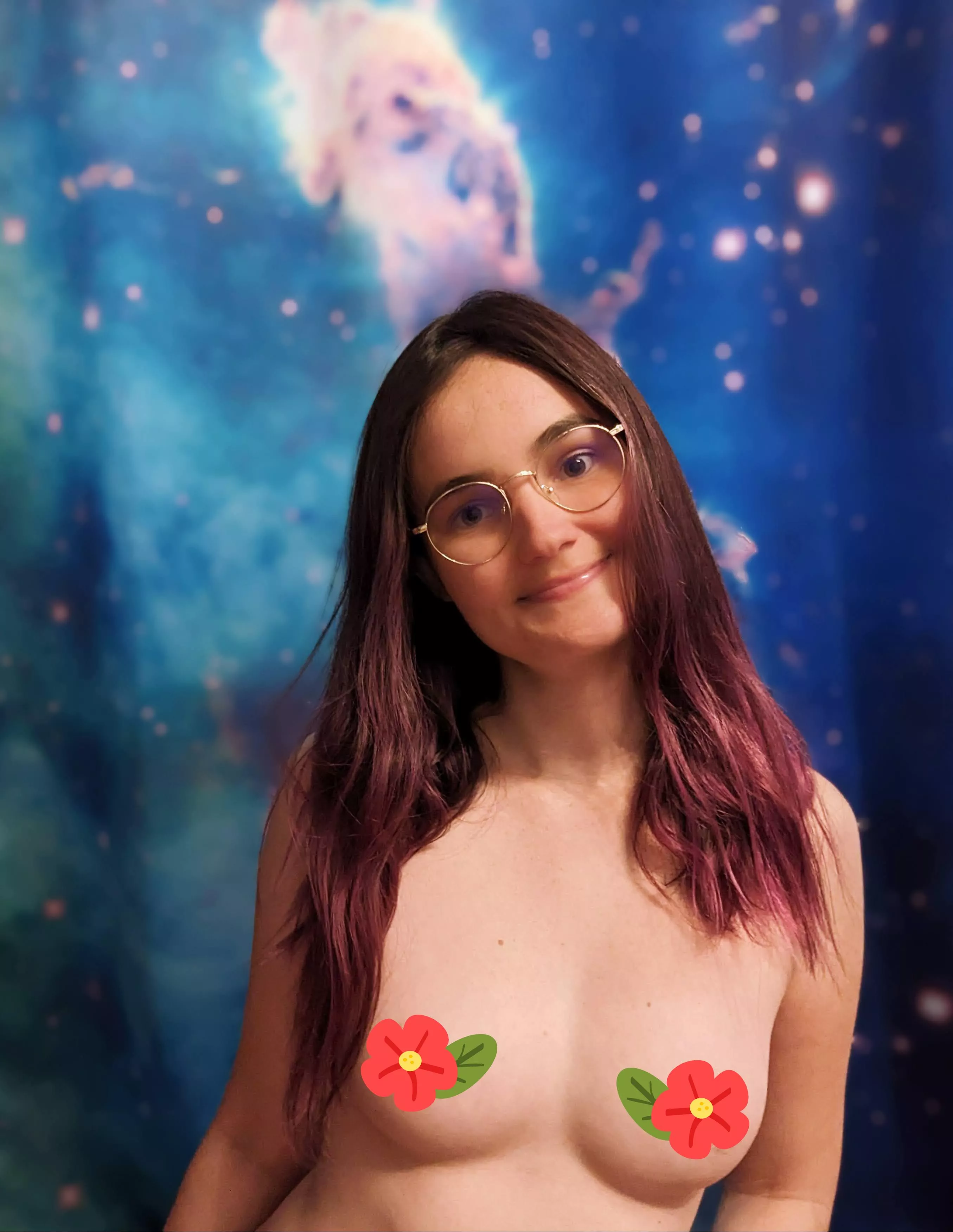 Small boobs are more practical cause I dont need to wear a bra 😊