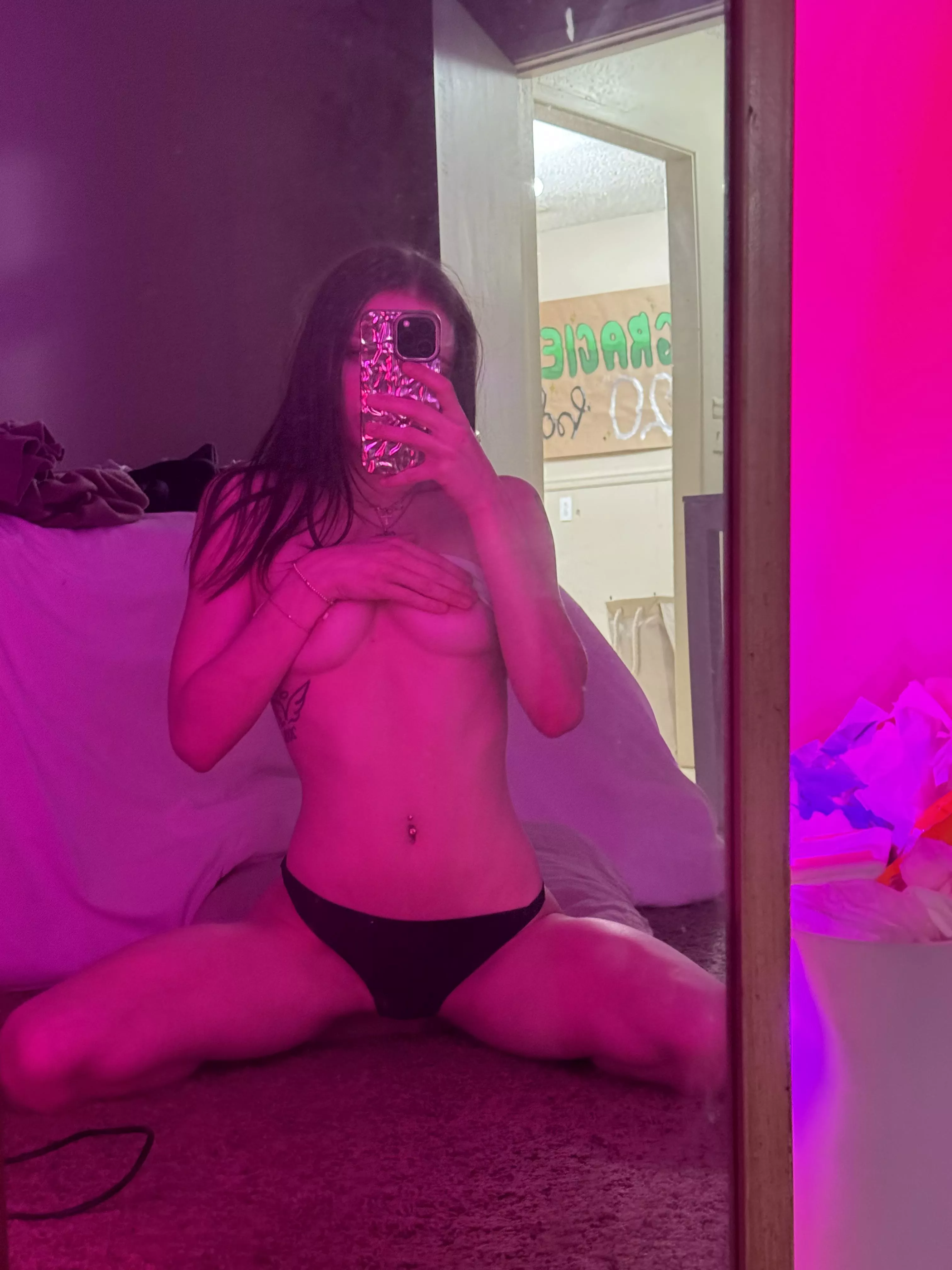 this hand bra needs to come off