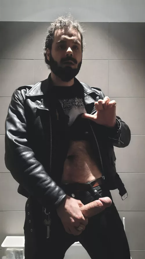 Wanna have a go? 🖤🥀