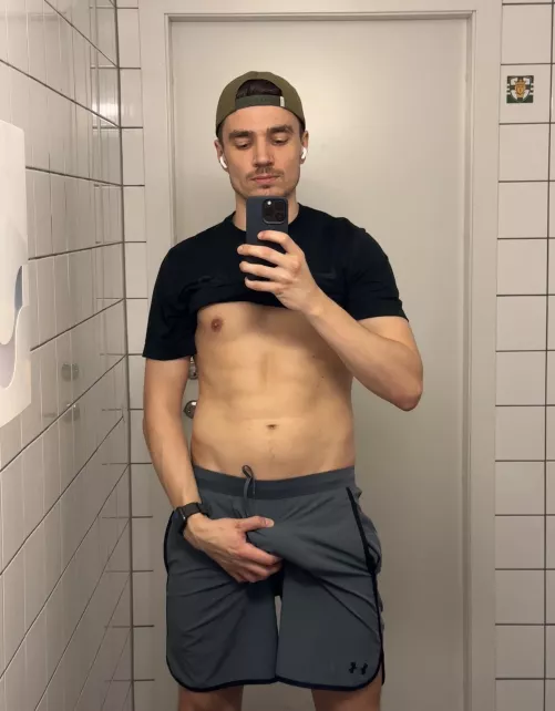 Who’s into freeballing?