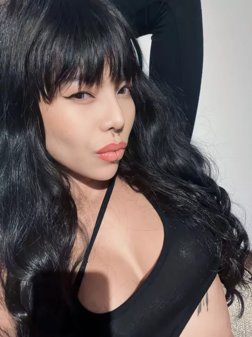 Wondering if anyone out there would be into a natural asian girl?