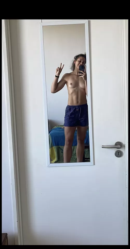 Would you cum on my abs💦🥵🫦