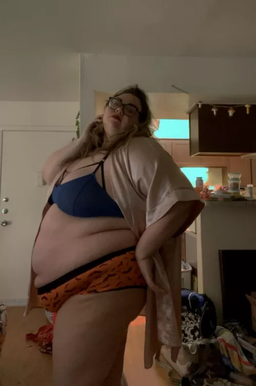 Y’all wanted a pic of the tummy so here ya go😇hope it lives up to your expectations🥰💝✨