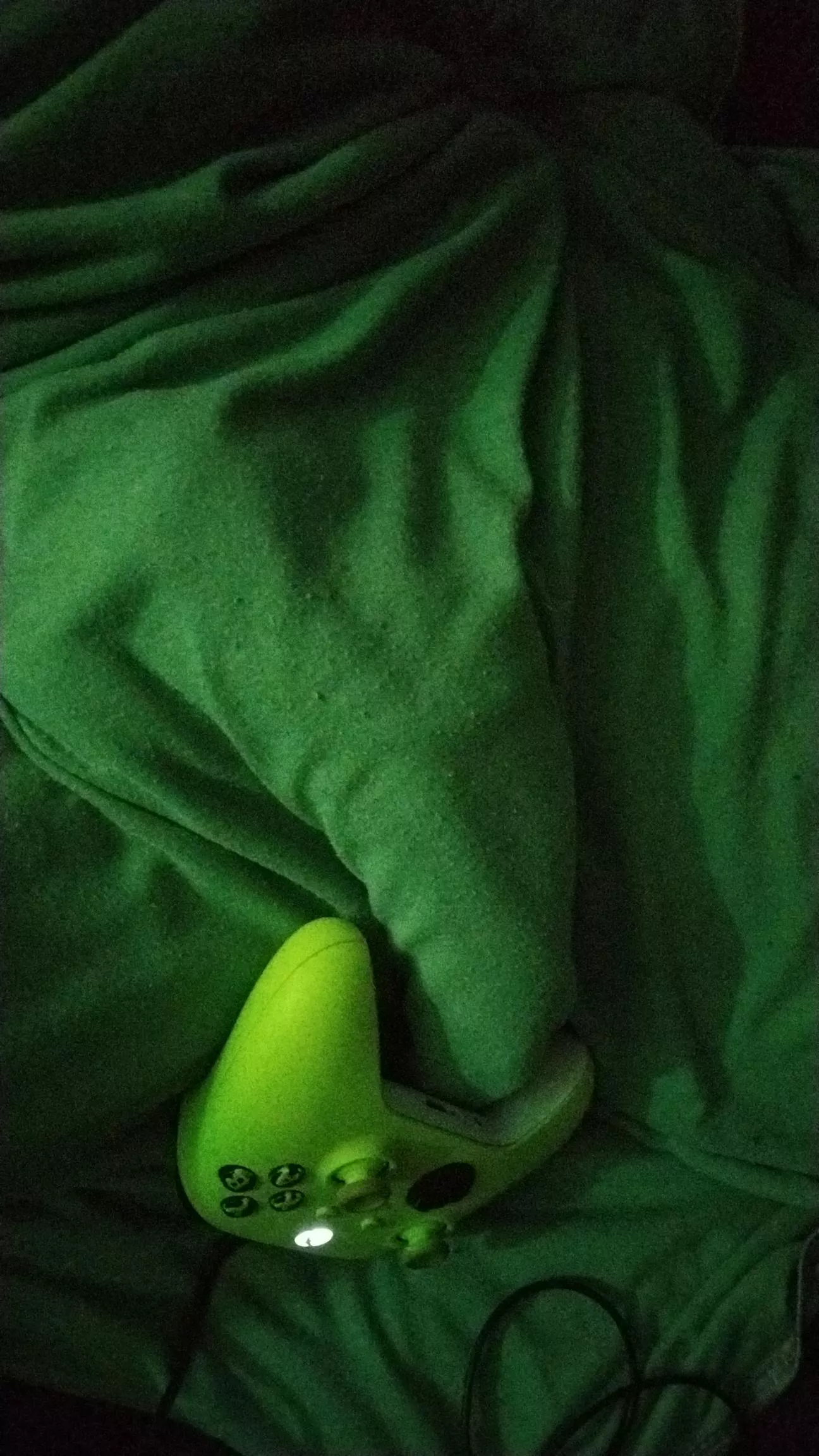 You roll over on the sleepover and see this what do you do