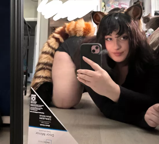 Your catgirls arched and ready for you <3