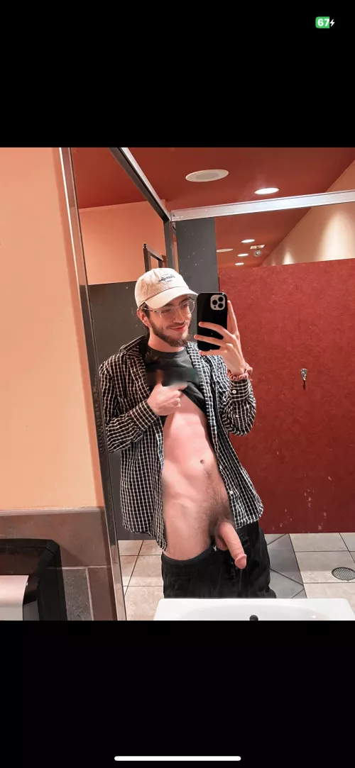 [18] Who is willing to give some money on Paypal for fuck videos etc 😝