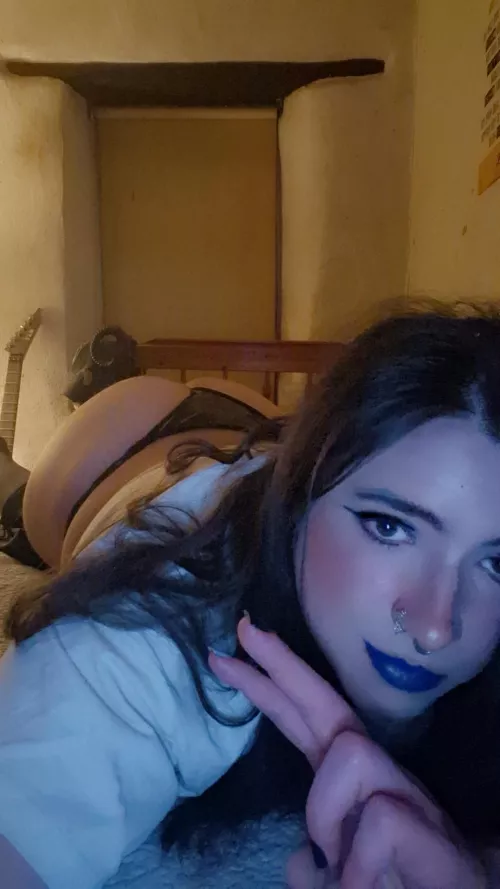 Anyone think I'm bf material? ;3