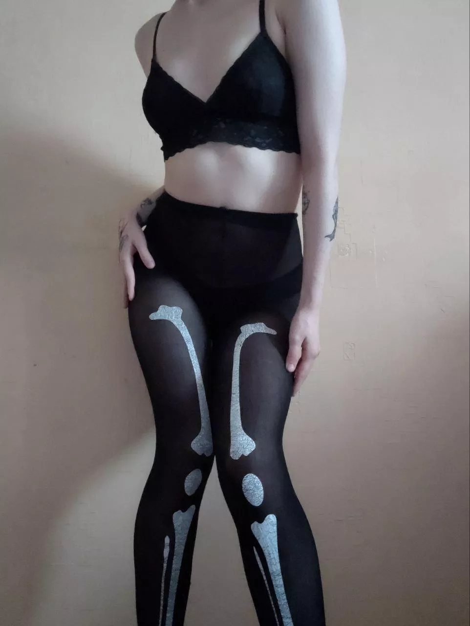 Are those tights still in fashion?)😈