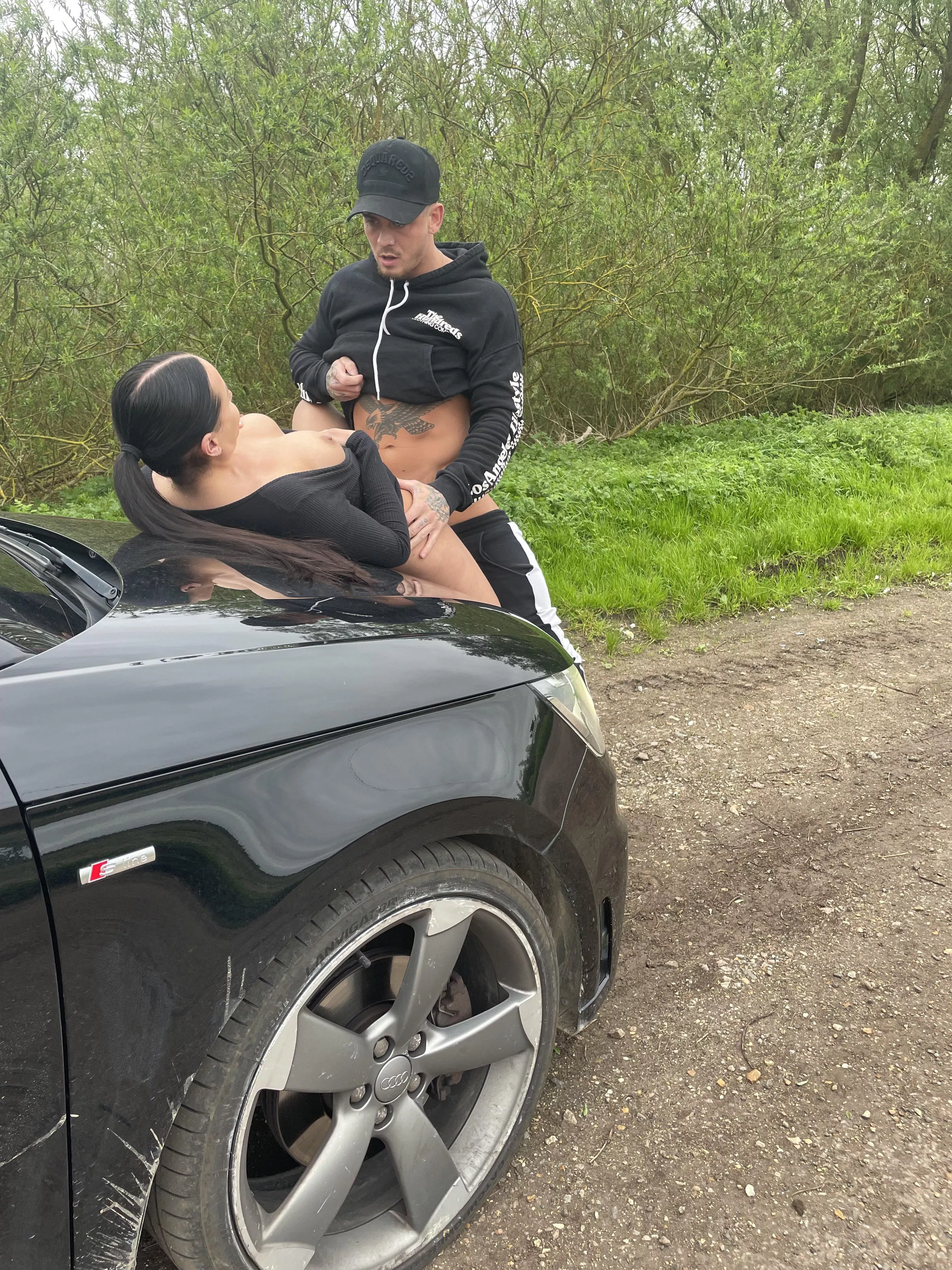 Best place to fuck is on the road side 💦😏