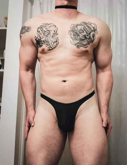 Choker thong.