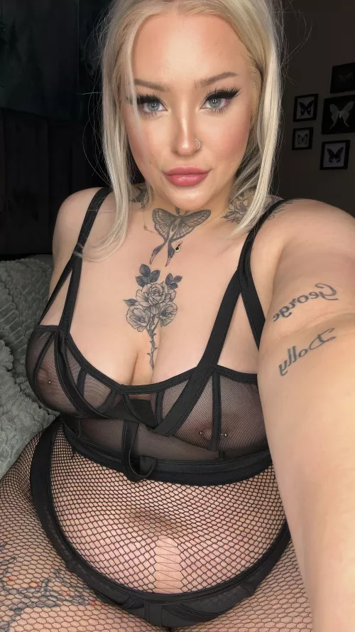 Come get your dose of mommy milkers