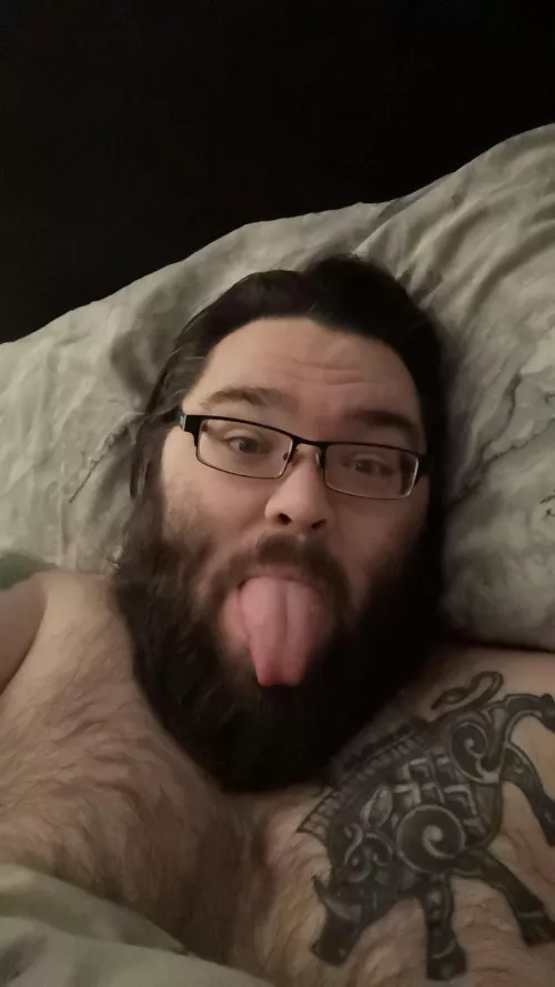 Craving a girl to go down on 🥵