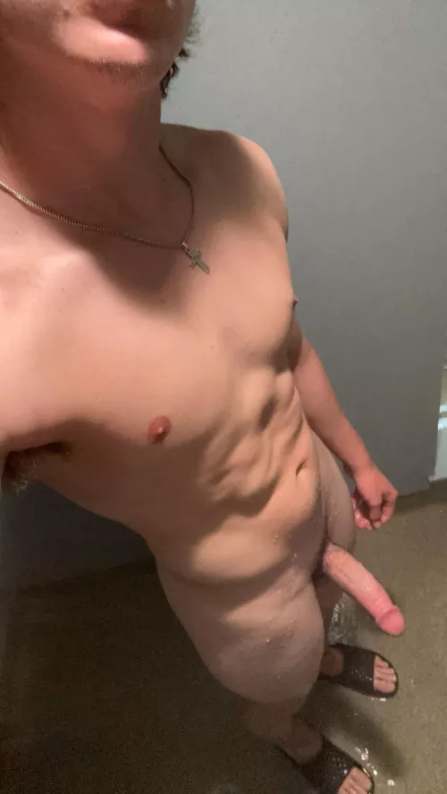 dm me with pics if you like my dick. m19