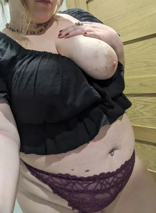 Do you like working with chubby sluts?