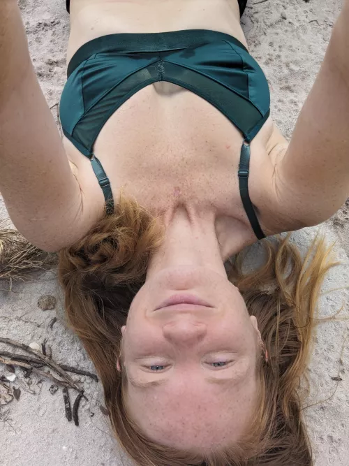 Does the thought of me keep you up?🌜