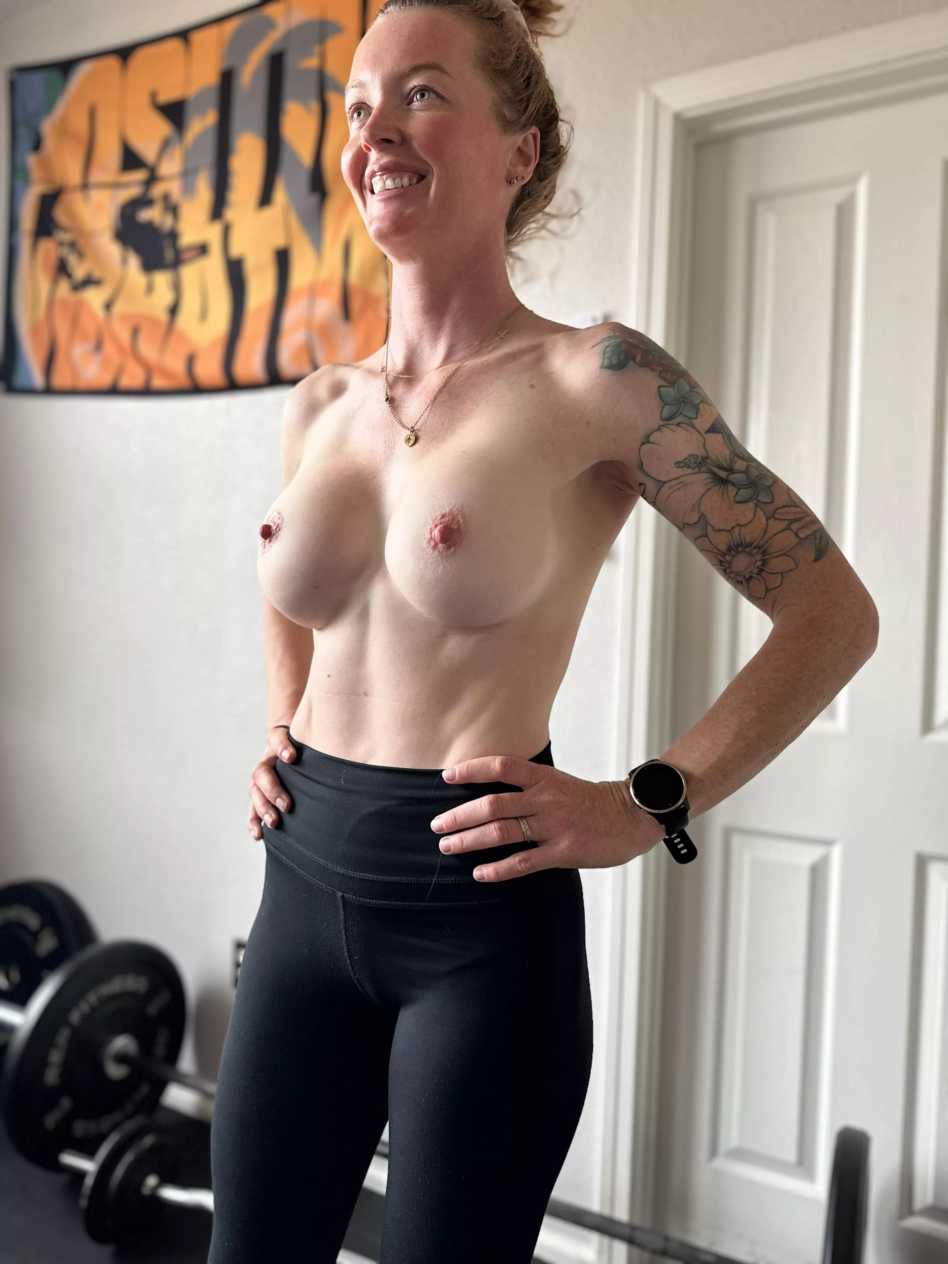 Ever had a crush on the hot mom at the gym? If not I’d like to be your gym crush. 