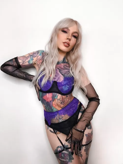 Helly (@hellyrite) [Fansly]