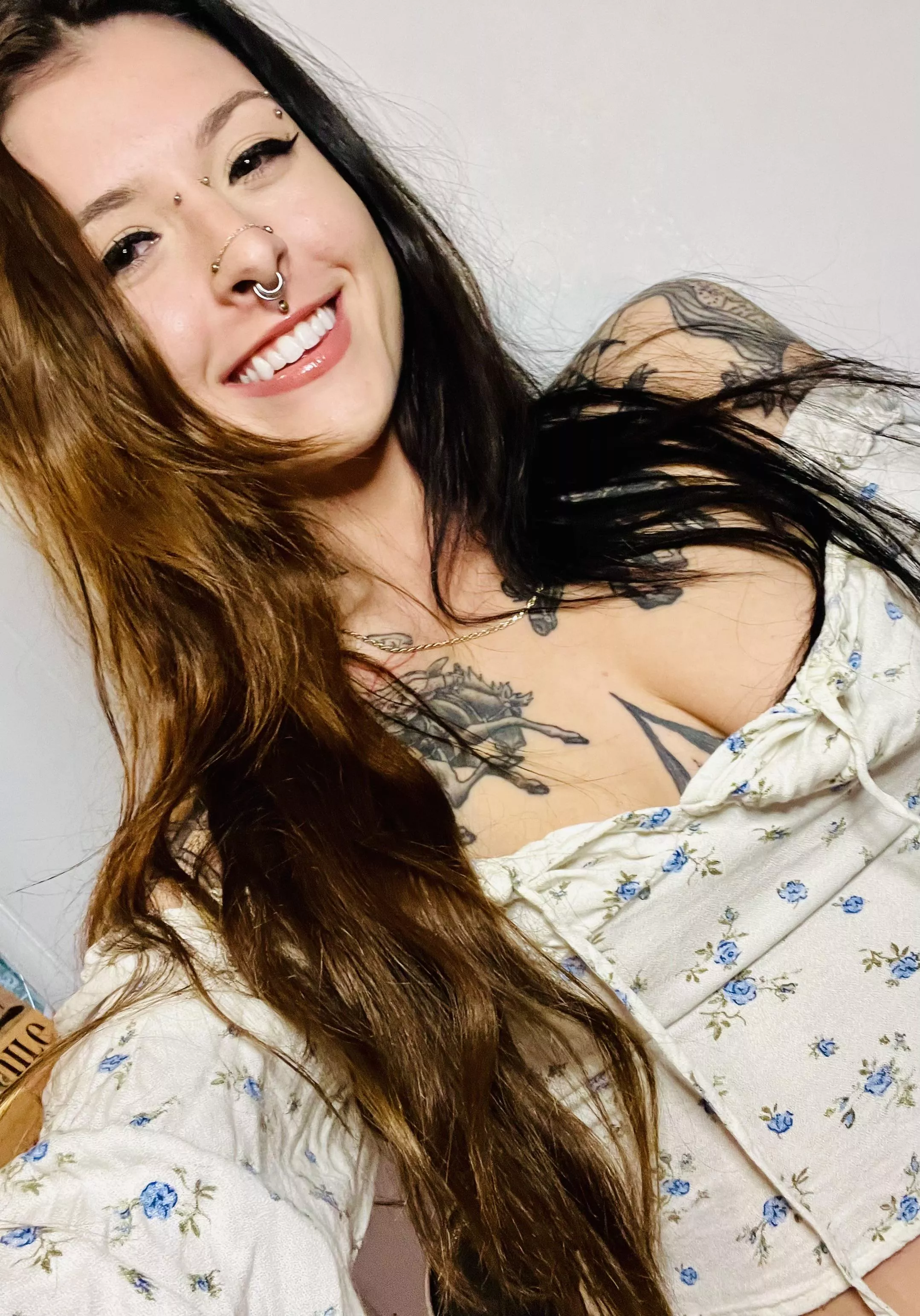 Home alone who wants to cum over?