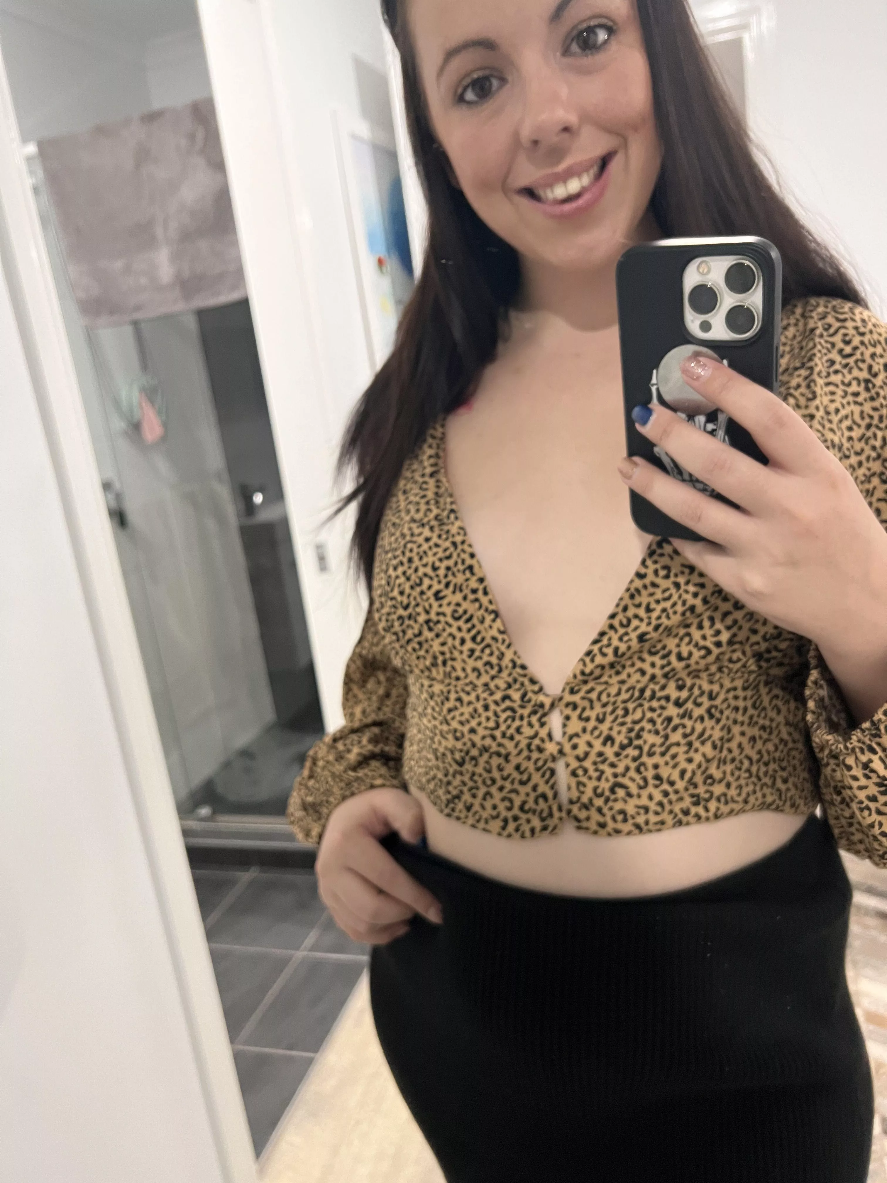 Hope I'm not distracting you 😏