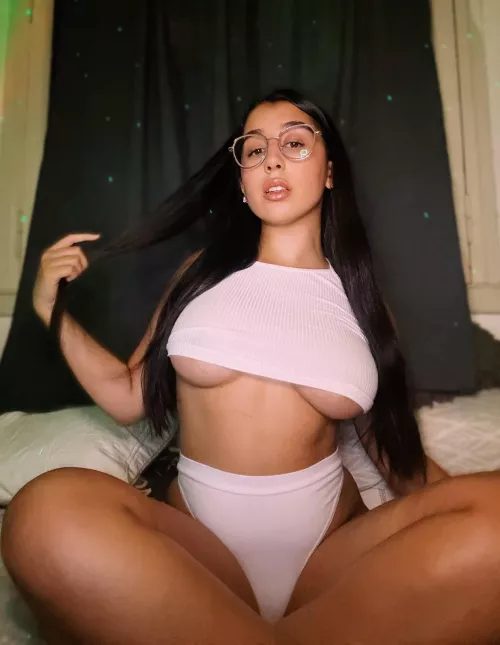 How looks white top on me?