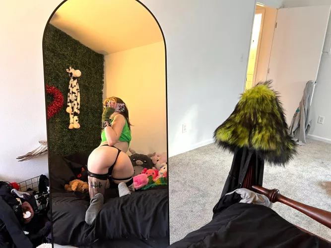 i love making older guys hard...