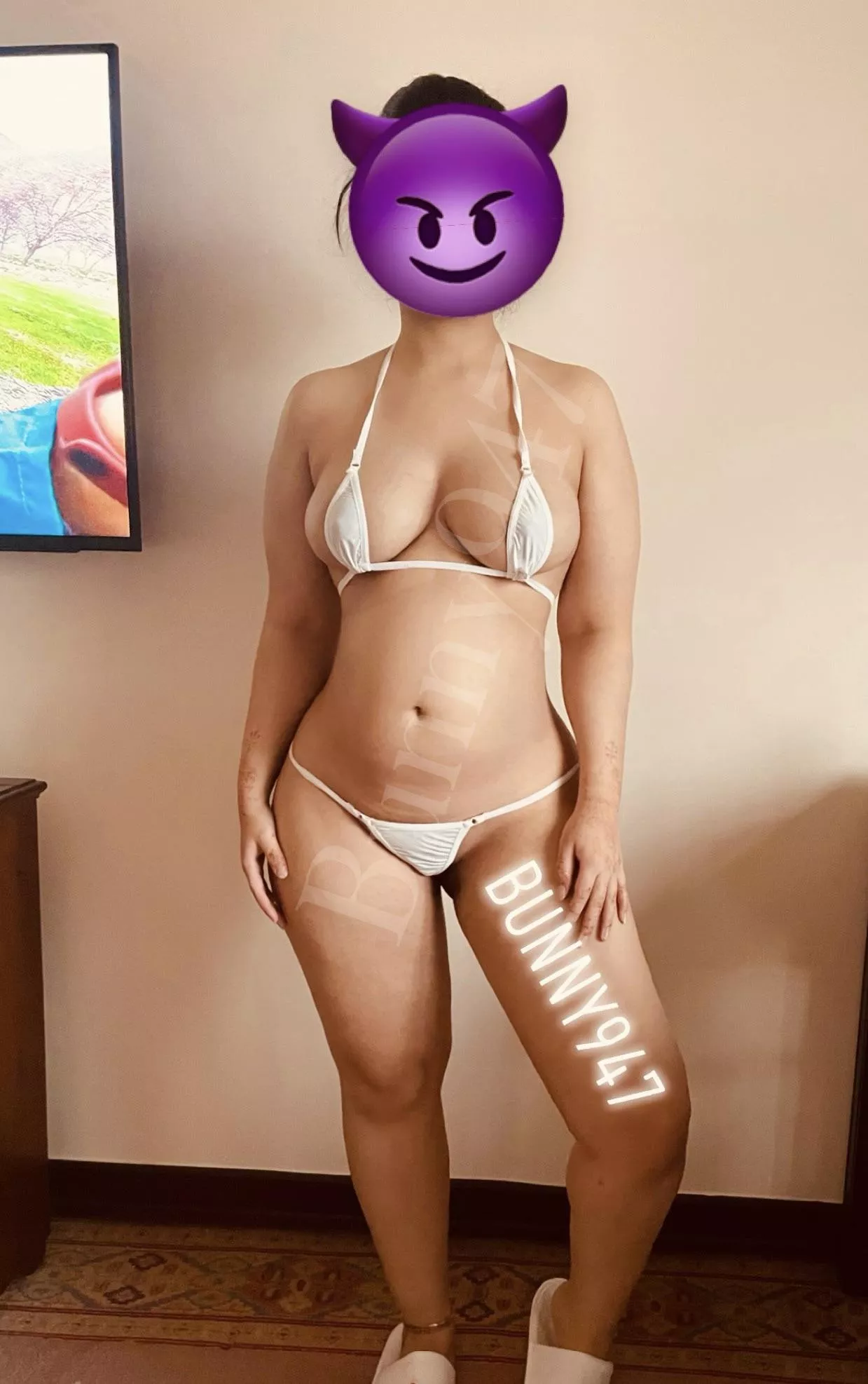 I love wearing tiny bikinis that barely cover my tits😈! 