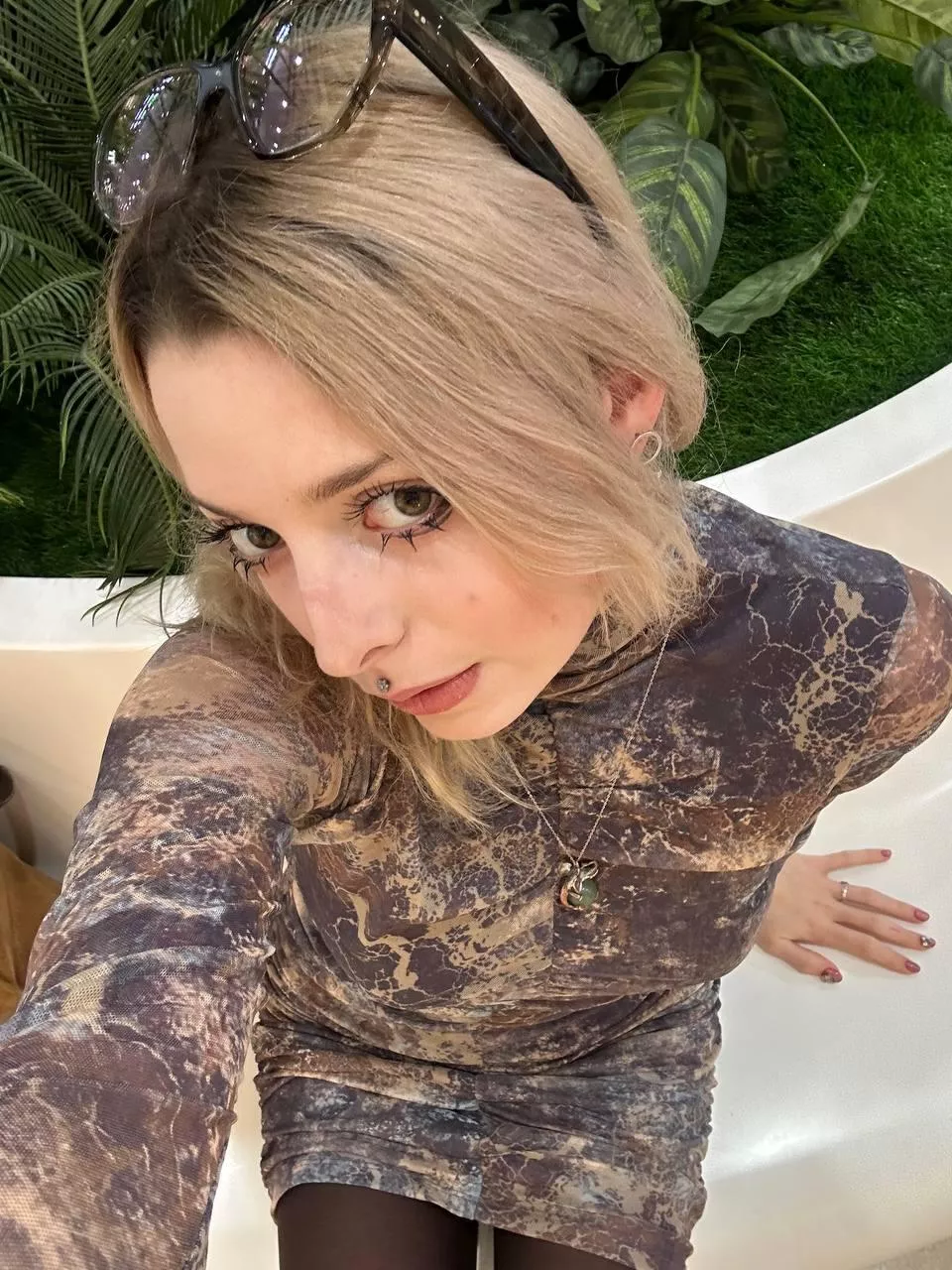 I want to become your secretary to carry out all your orders