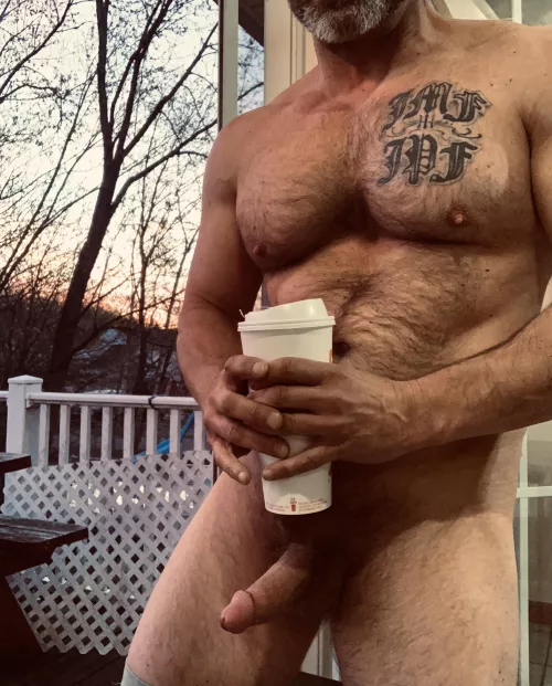 Join me outside,DMs open