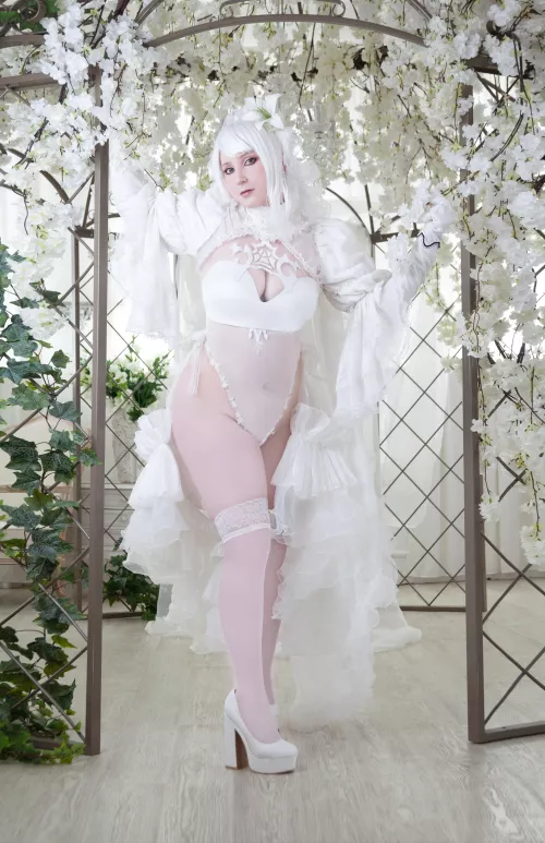 Kaine in Bride  2B dress