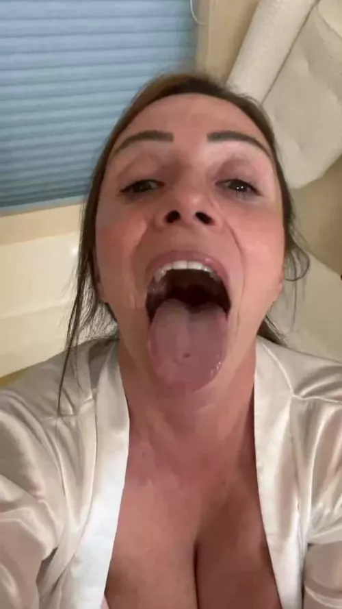 Mommy wants it all 🍆💦