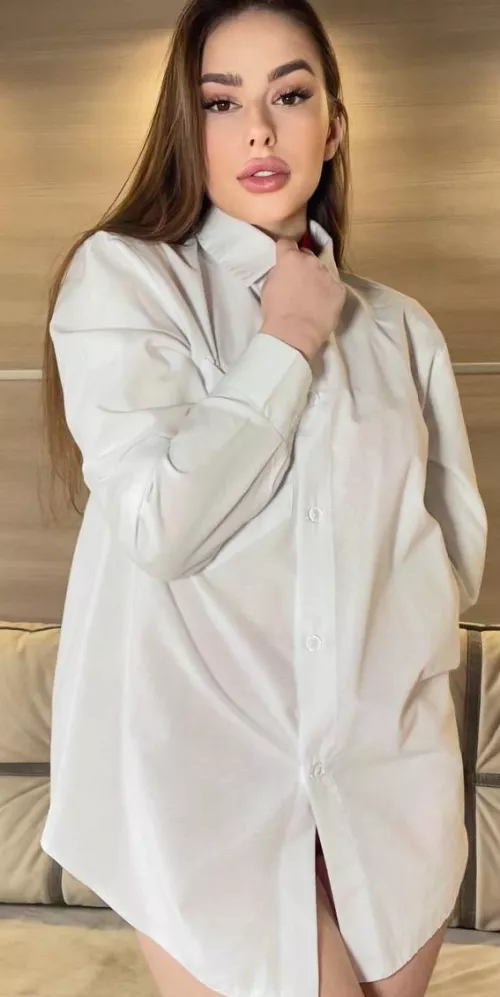 My boss recently found out what I post online… What should I do?! 🙈