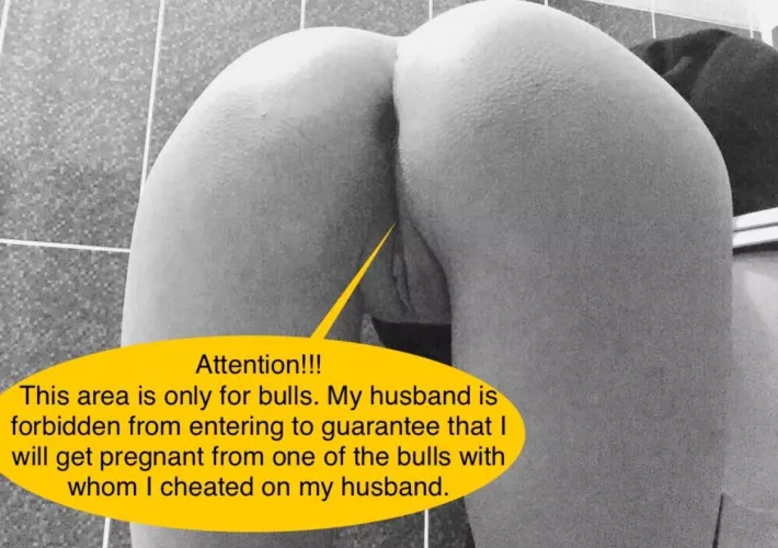 My pussy is a cumdump for everyone except my bf. Who wants to gape my holes?