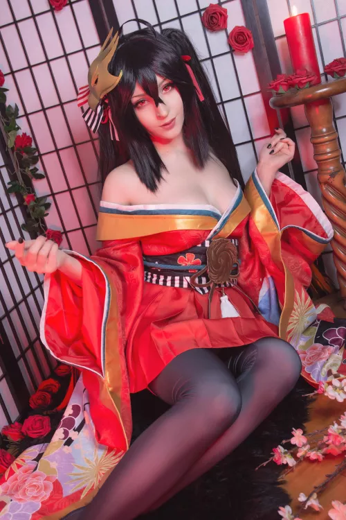 My Taihou cosplay from Azur Lane (Shiroktsne)
