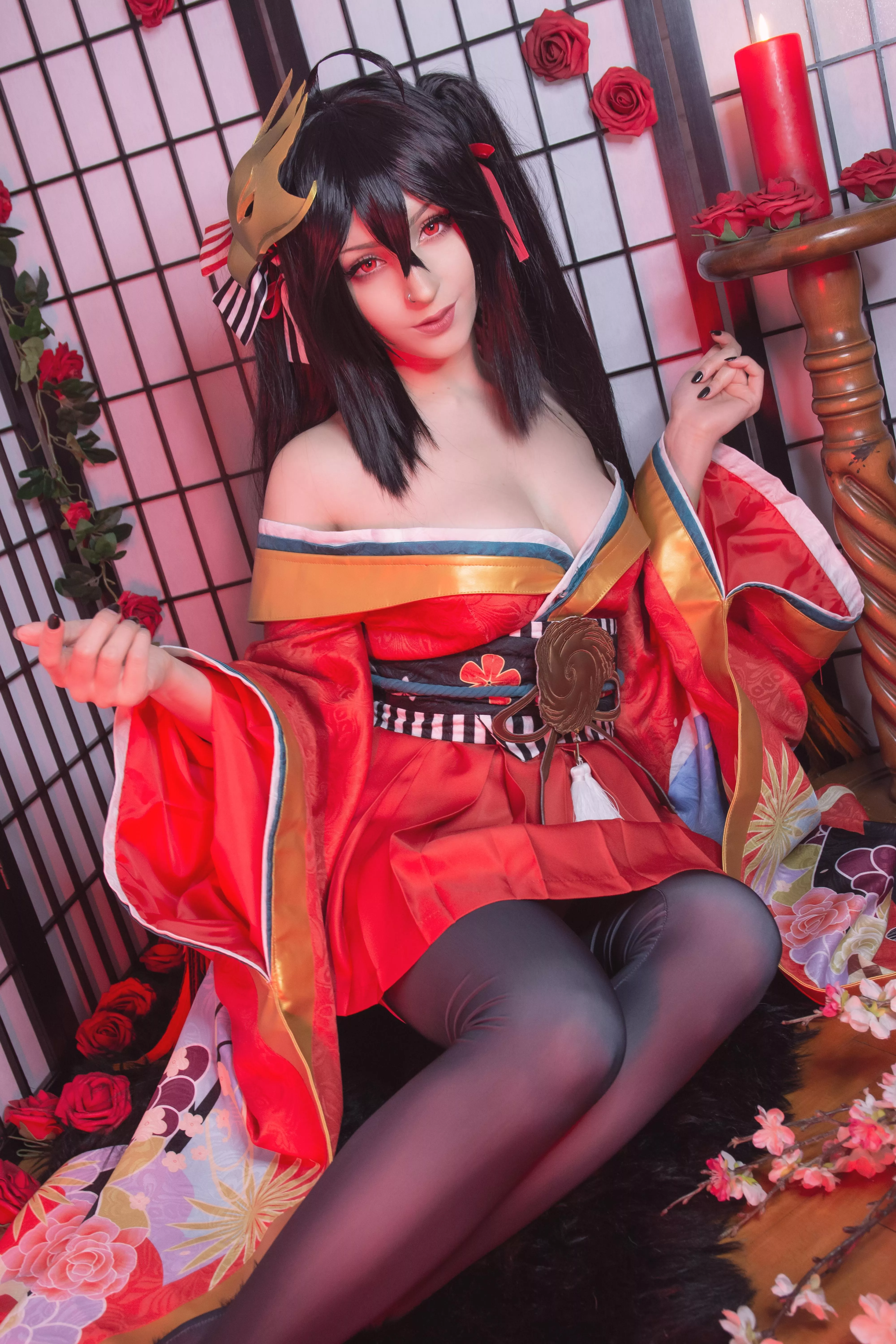 My Taihou cosplay from Azur Lane (Shiroktsne)