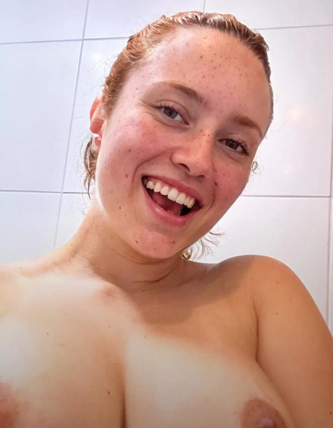 No makeup, no clothes, no problem