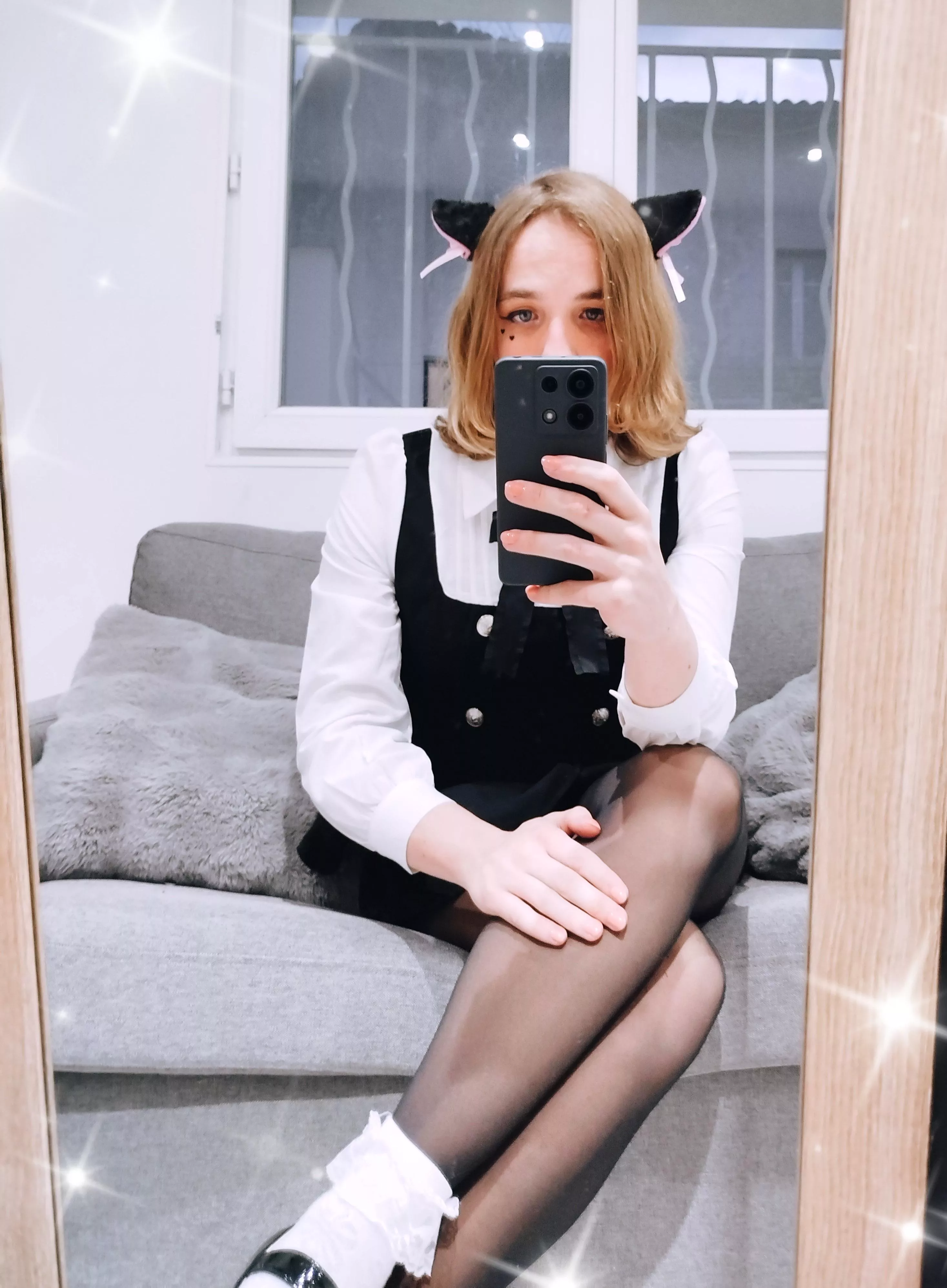 Nothing to see here, just a normal looking guy :3