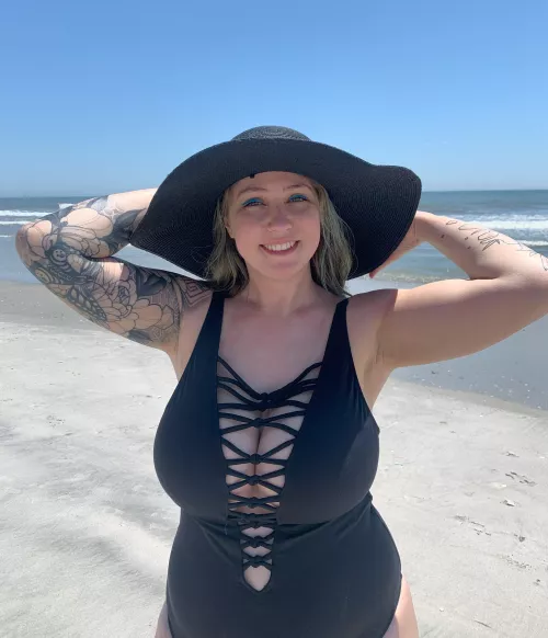 Rae (@LightRae) [OnlyFans]