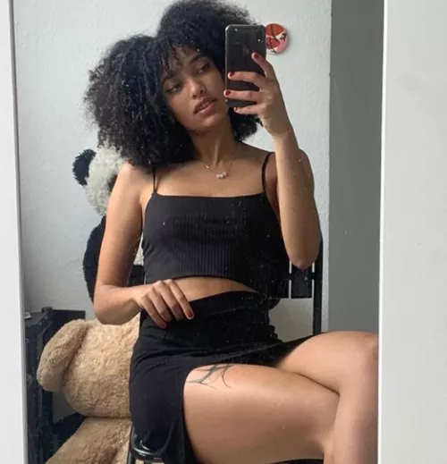 really love this tight black skirt