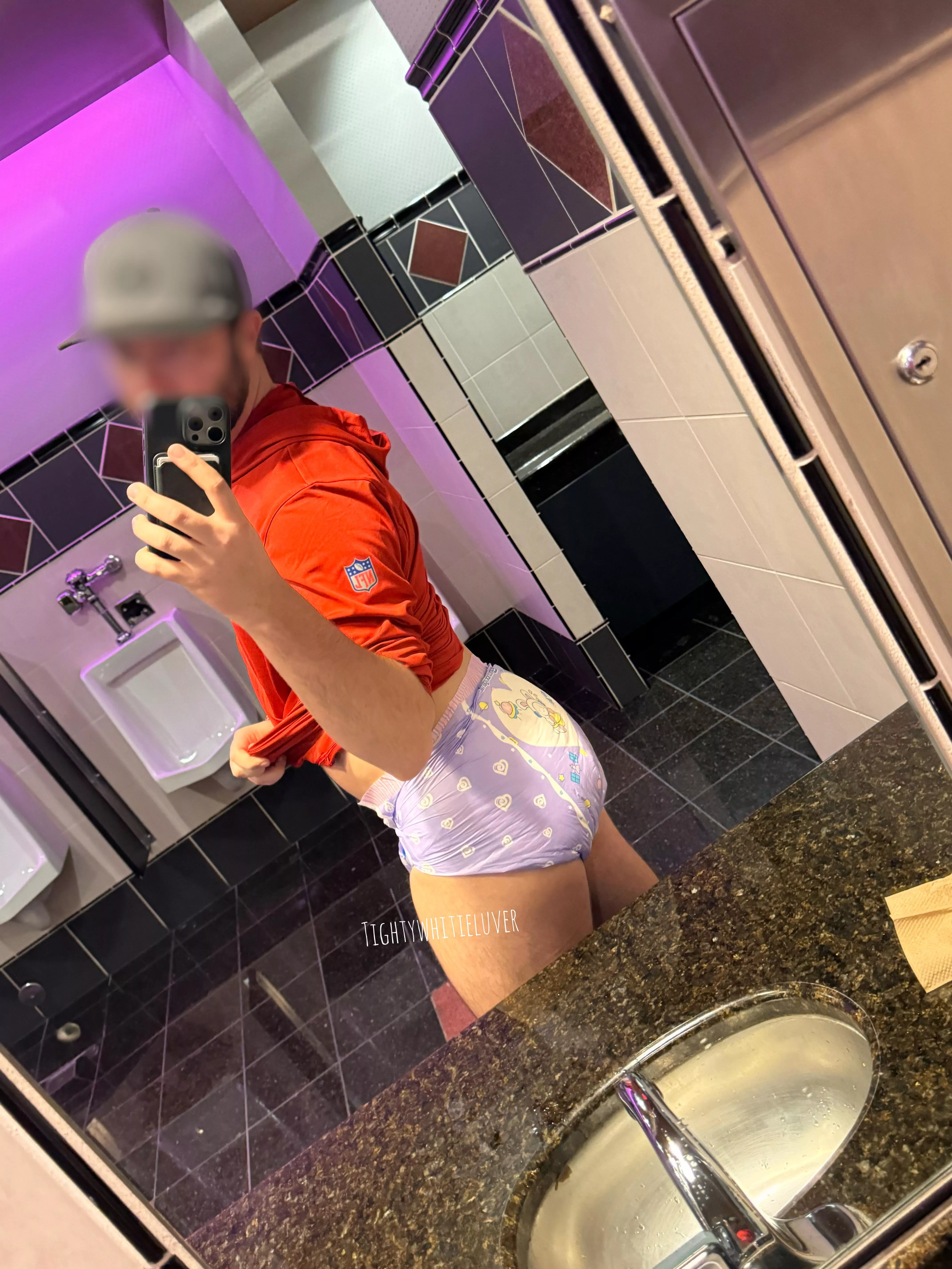 Risked public humiliation to show off my purple diaper 🥴