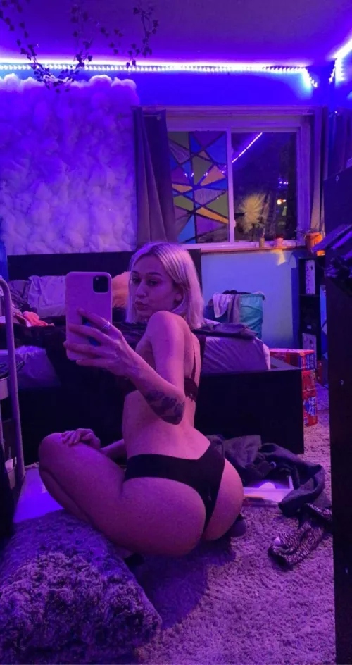 Sending nudes to random guys 