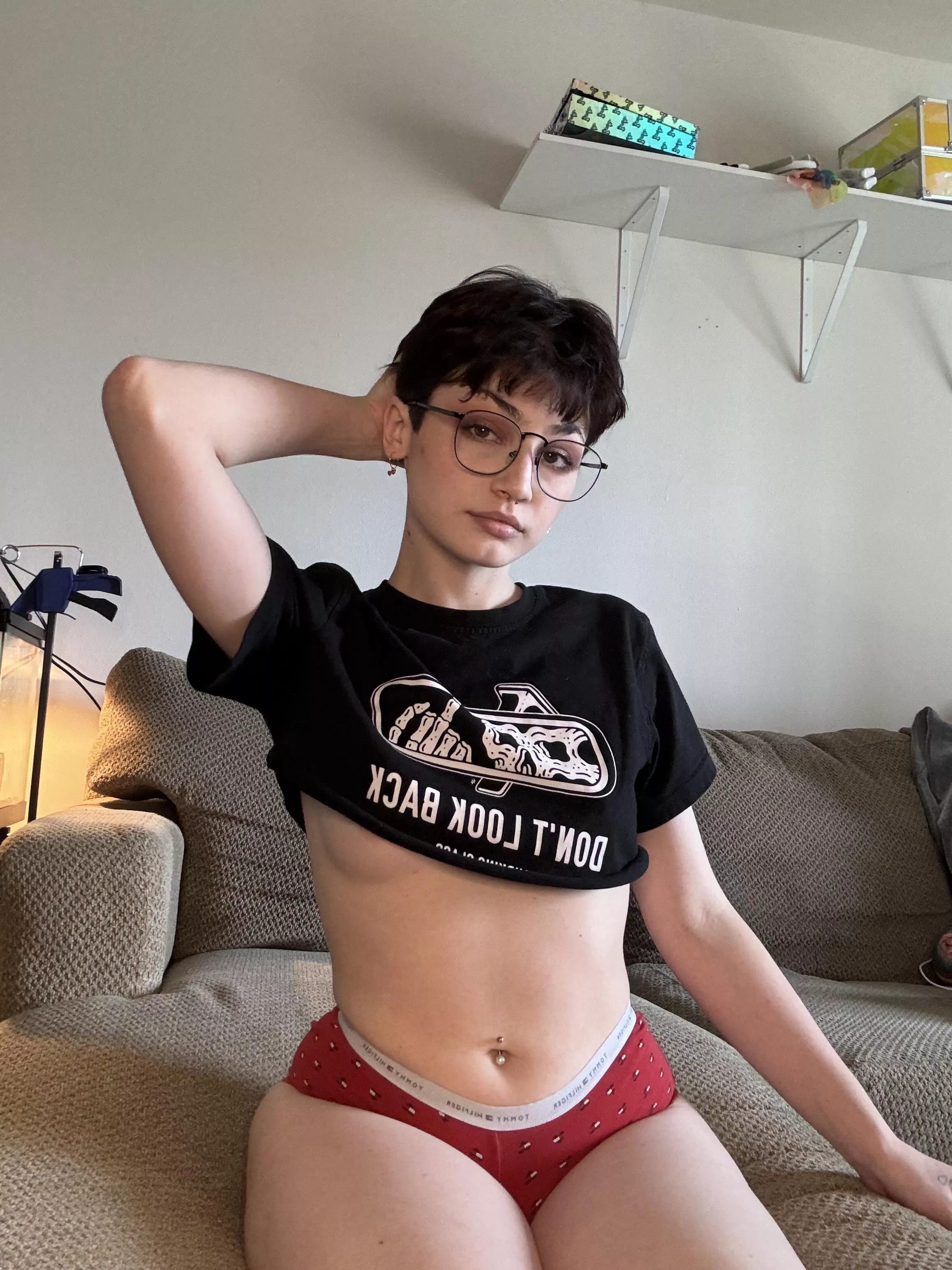 Short hair short shirt