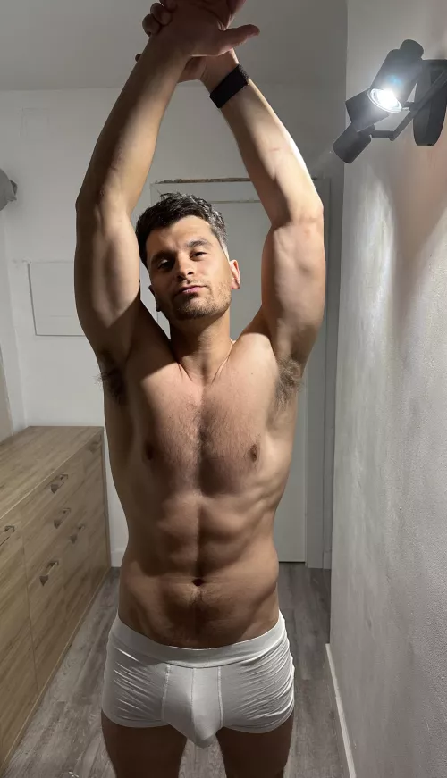 Smellable, lickable and strong pits