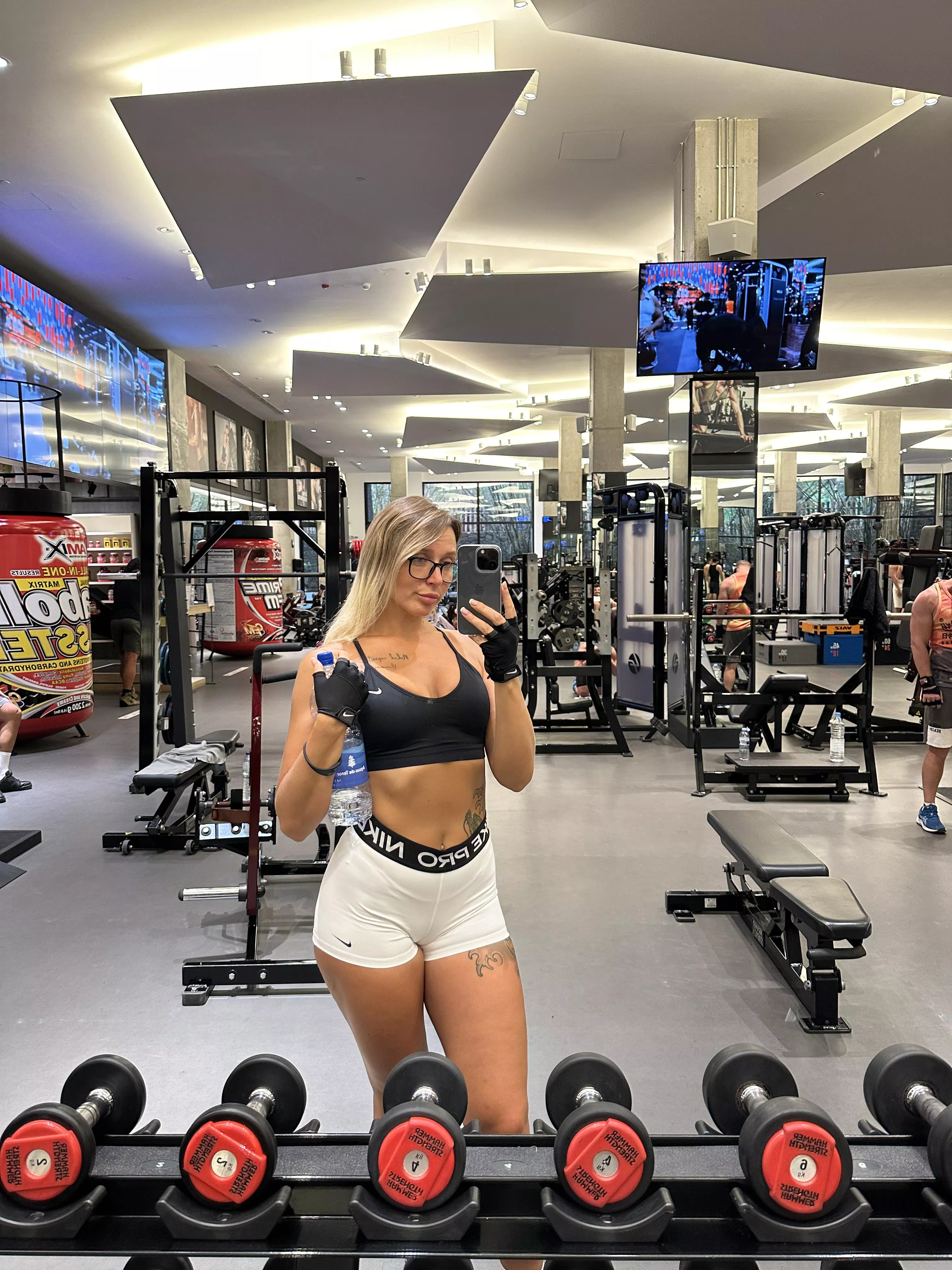 Someone free after my gym workout.. [f]