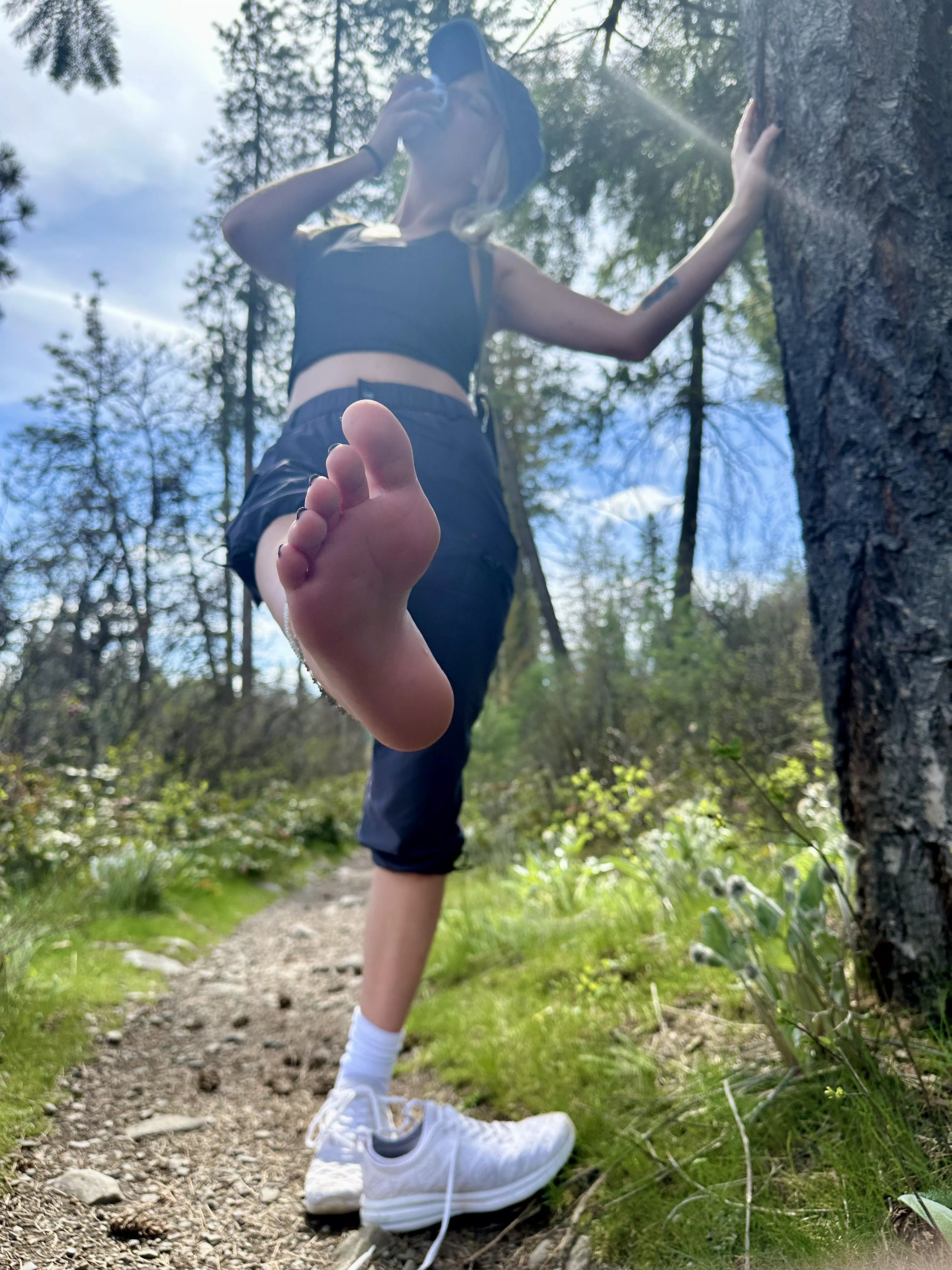 Stopped in the middle of my hike to smell my stinky feet, if you walked by I would let you smell them too 🏔️ ☀️ 🌲 