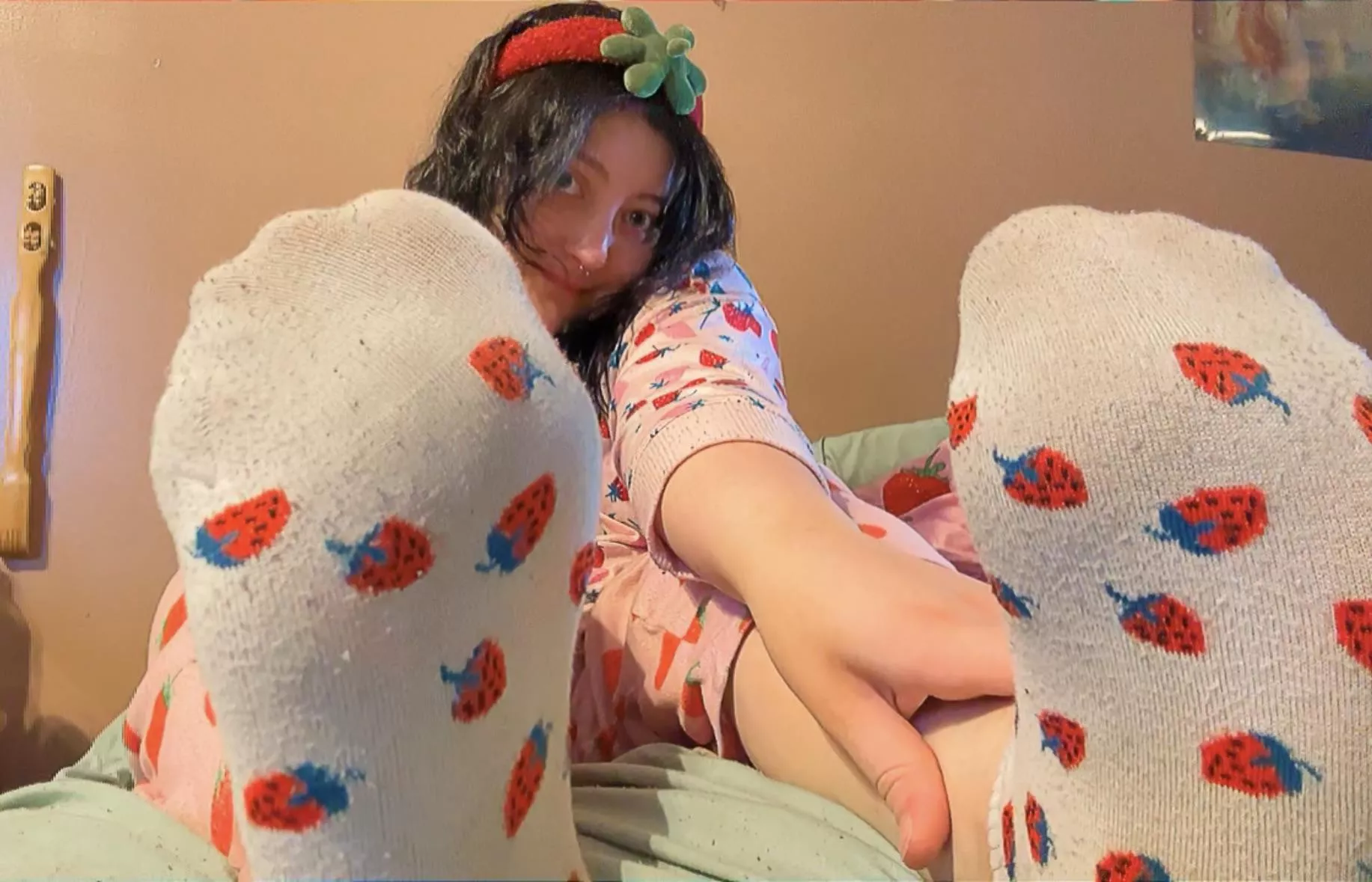 Strawberry socks [f]