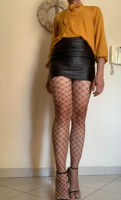 The delivery boy brings pizza and I open the door. How do I look?