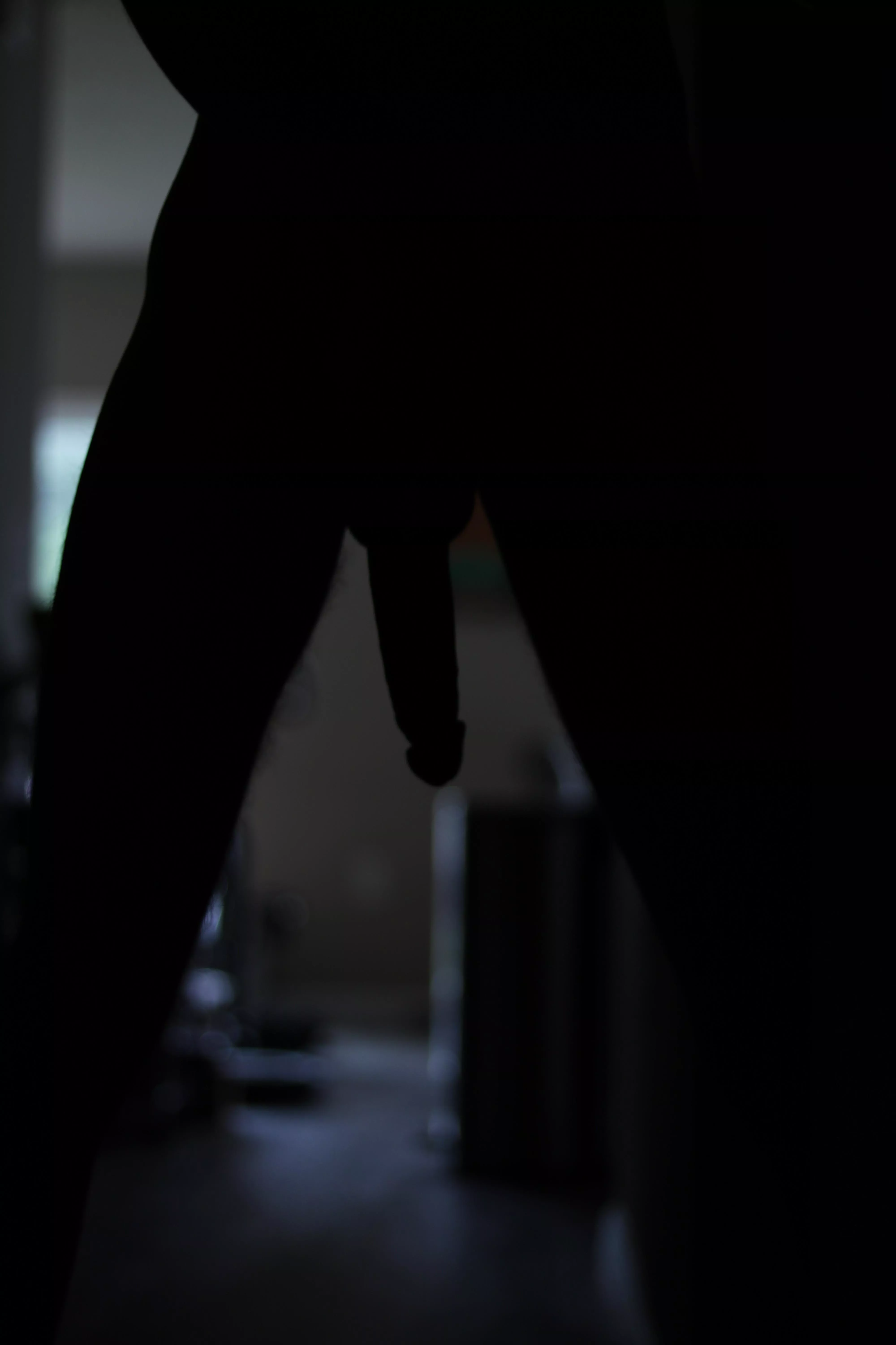 The shadow of a third leg