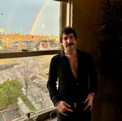 this pic is kinda gay. 