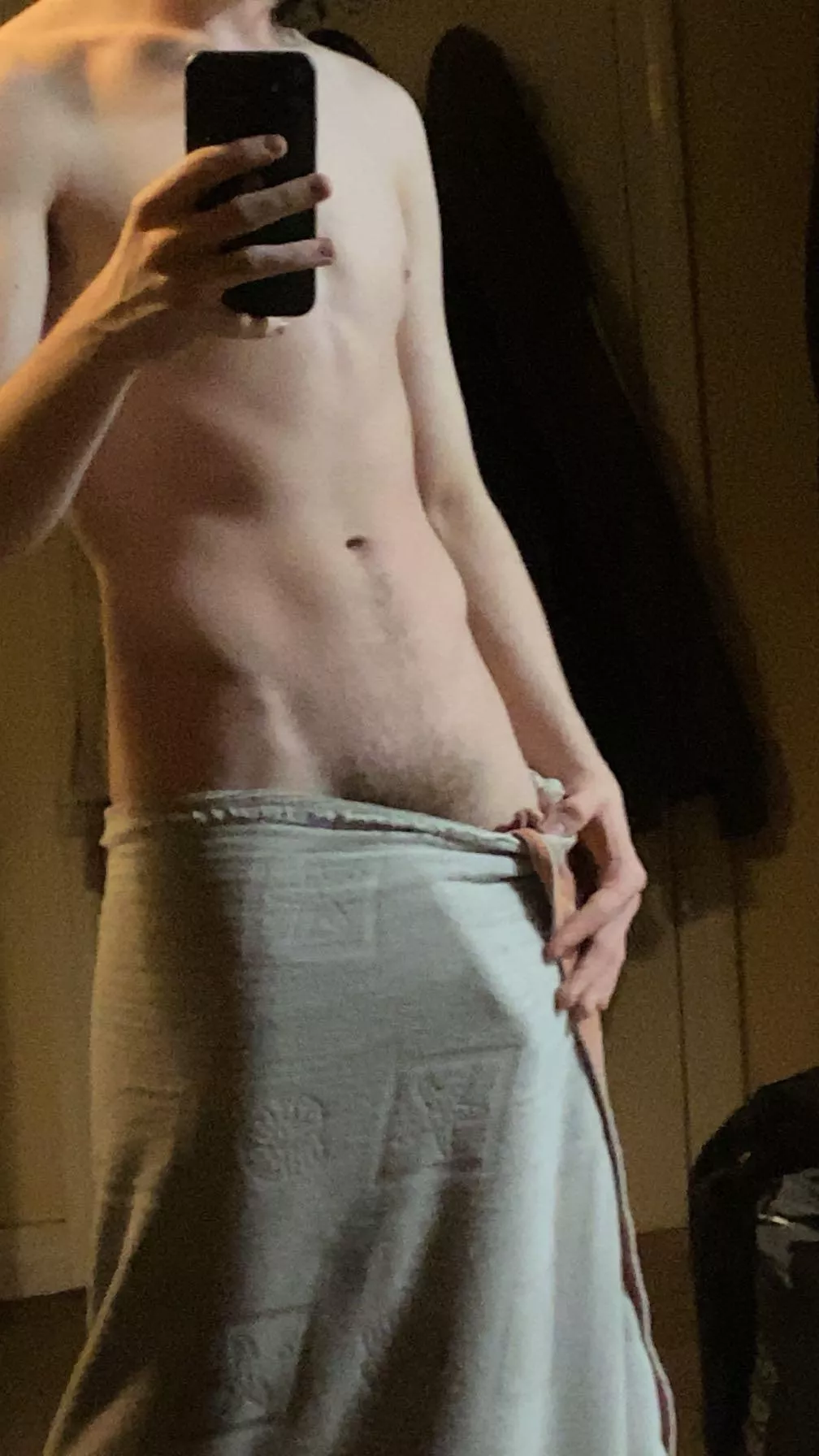 This towel is a bit loose would hate for it to fall right?