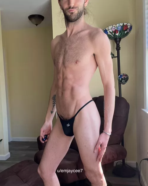 Ugh, missed some hair in the messy bun 🙈